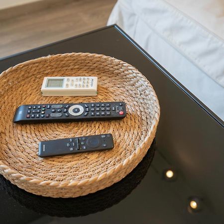 City Oasis: Newly Renovated 2Br Apt In City Center เอเธนส์ ภายนอก รูปภาพ