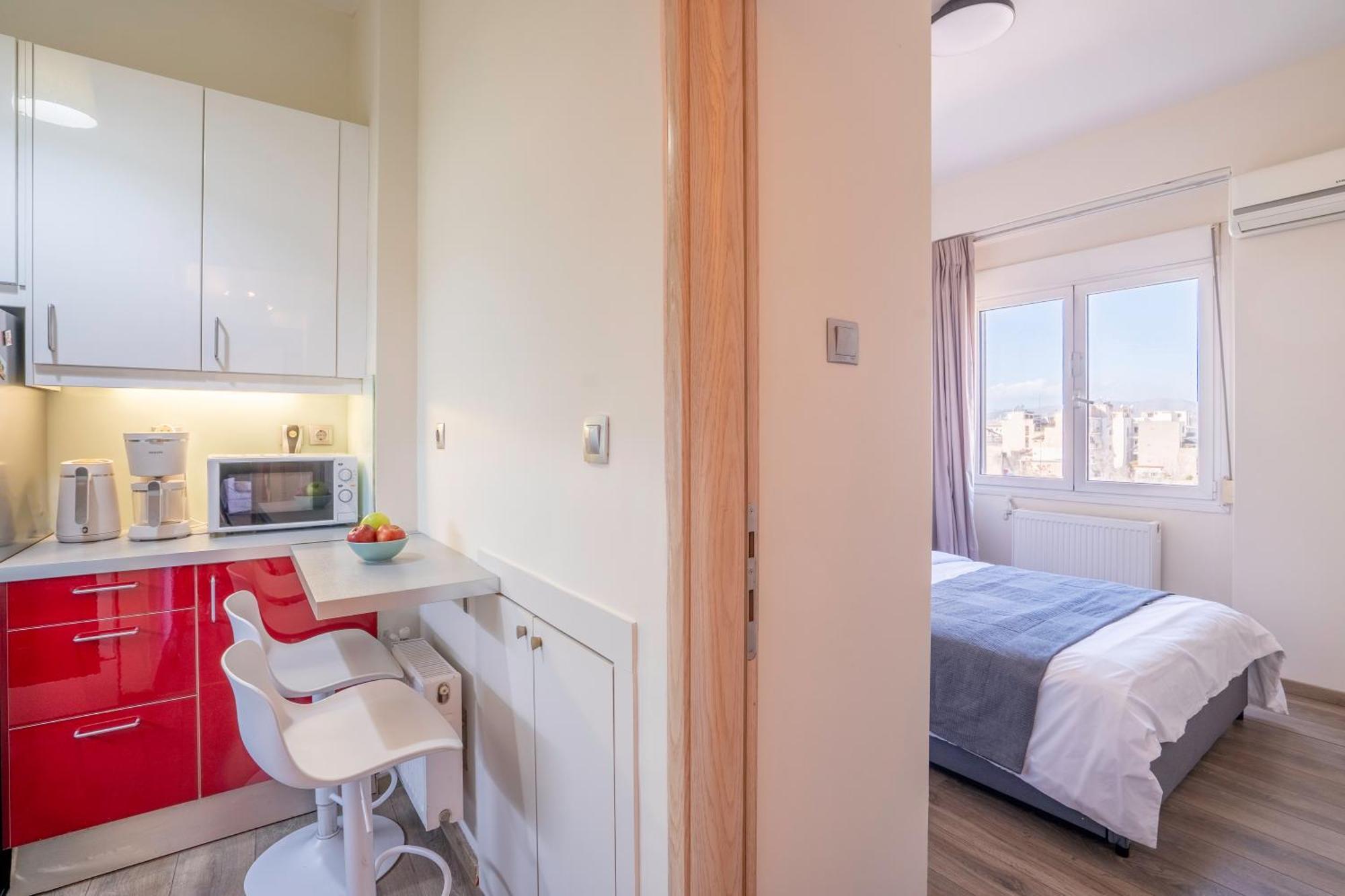 City Oasis: Newly Renovated 2Br Apt In City Center เอเธนส์ ภายนอก รูปภาพ