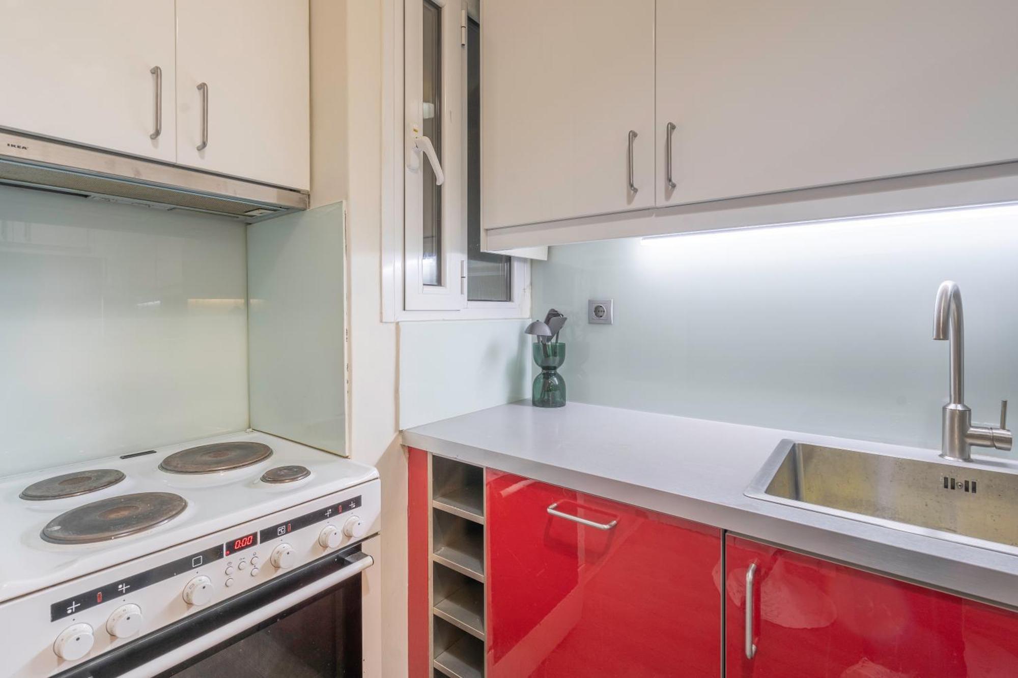 City Oasis: Newly Renovated 2Br Apt In City Center เอเธนส์ ภายนอก รูปภาพ